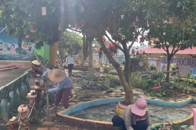Trường MN Hoa Mai tổng vệ sinh chào mừng năm học mới